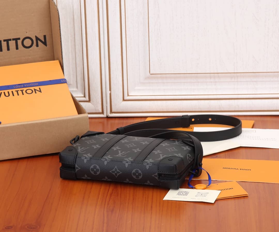L0vis Vvtt0n Pochette Dupe Monogram Eclipse Soft Trunk M69838