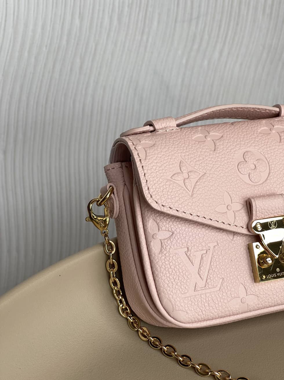 L0vis Vvtt0n Micro Métis Monogram Empreinte Leather 2WAY Chain M81389 Replica Crossbody Bag