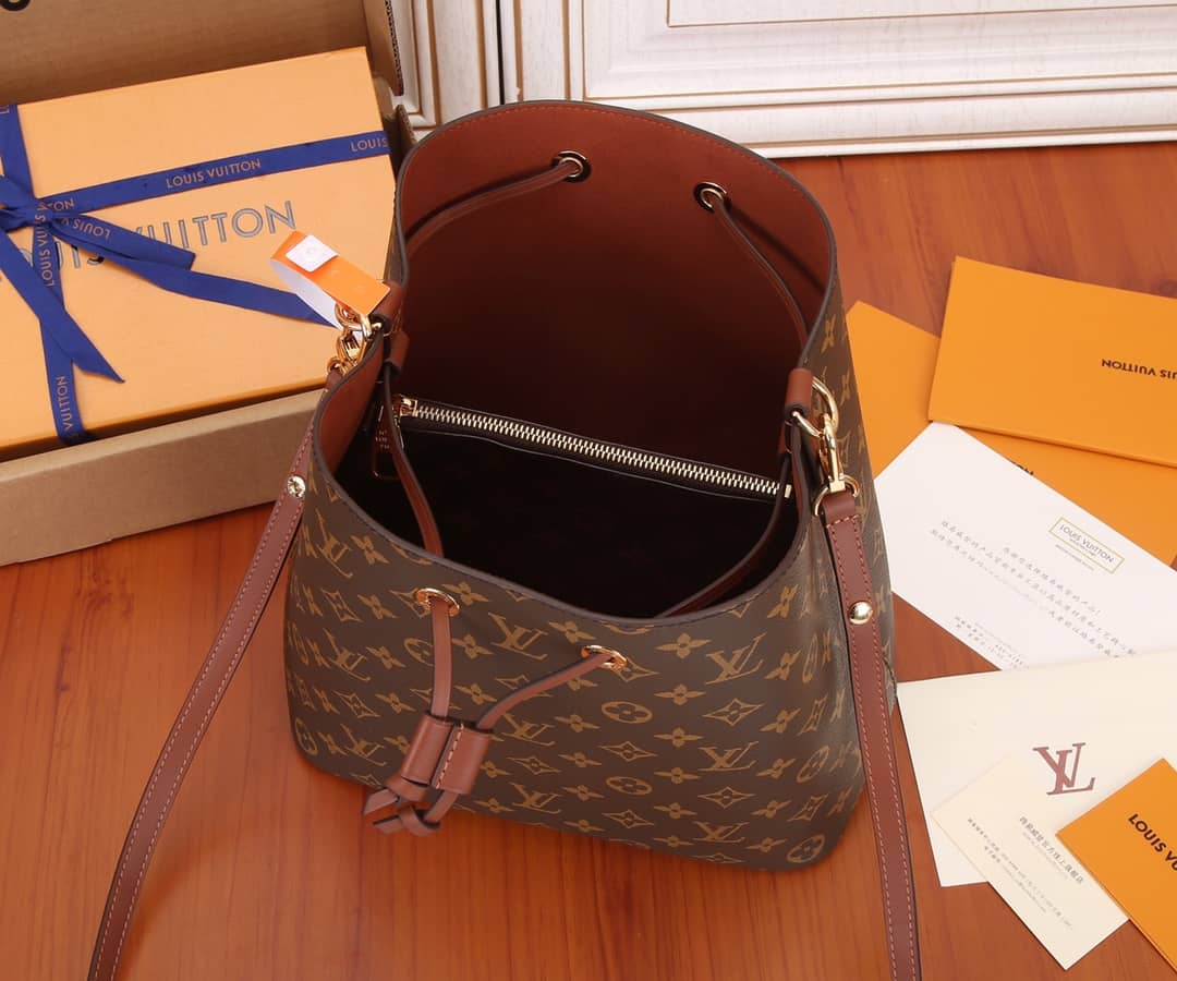 L0vis Vvtt0n Neo Noe MM Monogram Replica Bag M44887