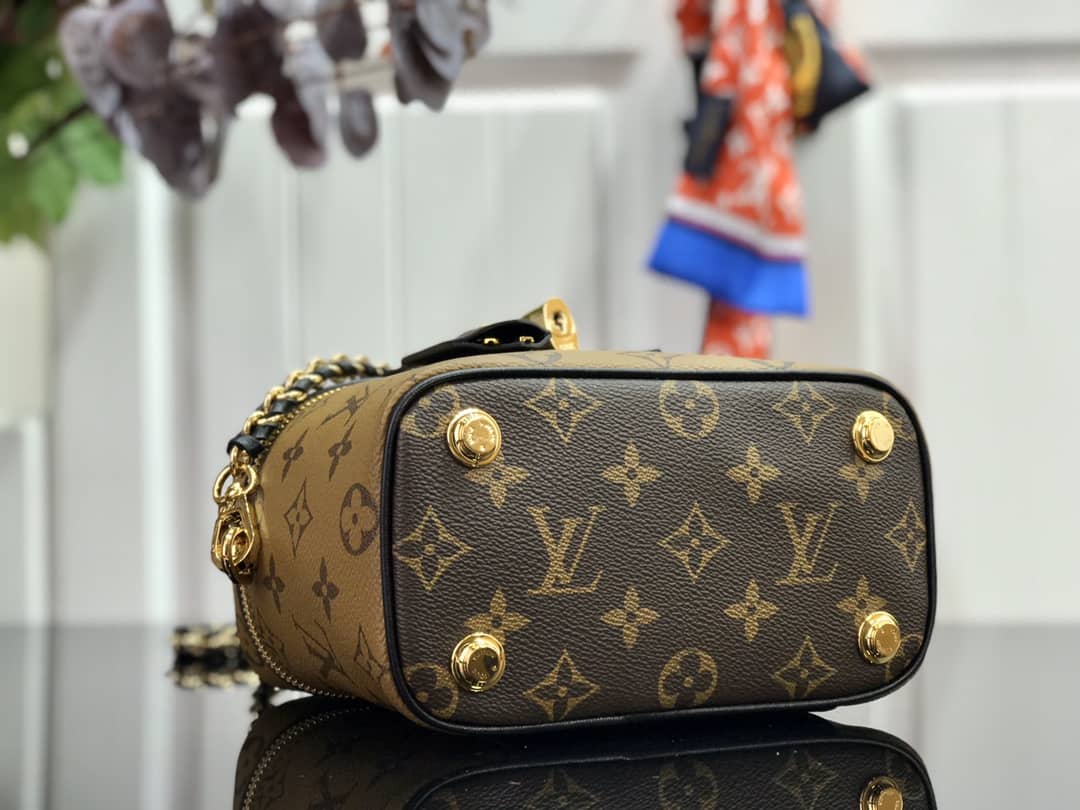 L0vis Vvtt0n Monogram Canvas BB Vanity Case Bag Replica M53369