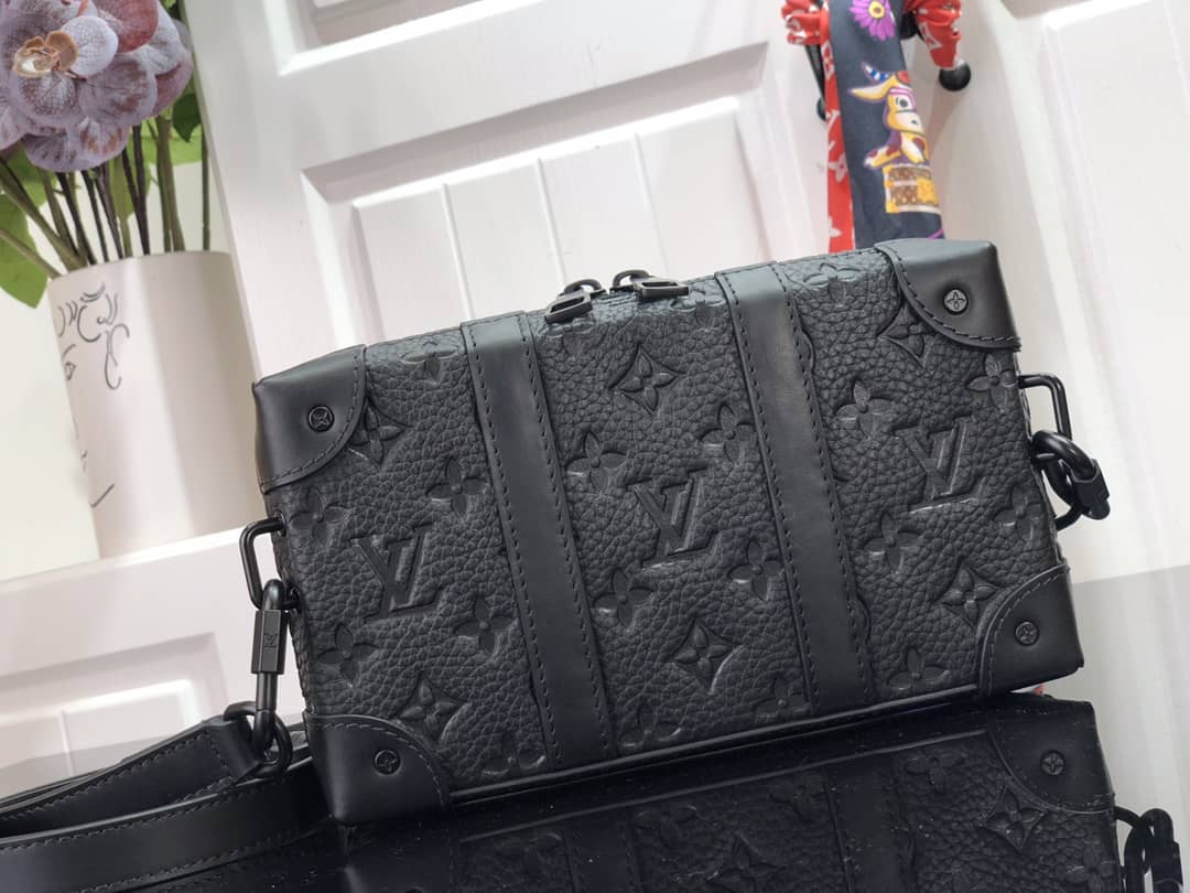 L0vis Vvtt0n Soft Trunk Replica Wallet Black M30697