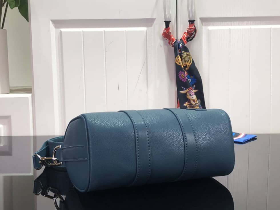 L0vis Vvtt0n Keepall XS Blue M81004 Replica Shoulder Bag
