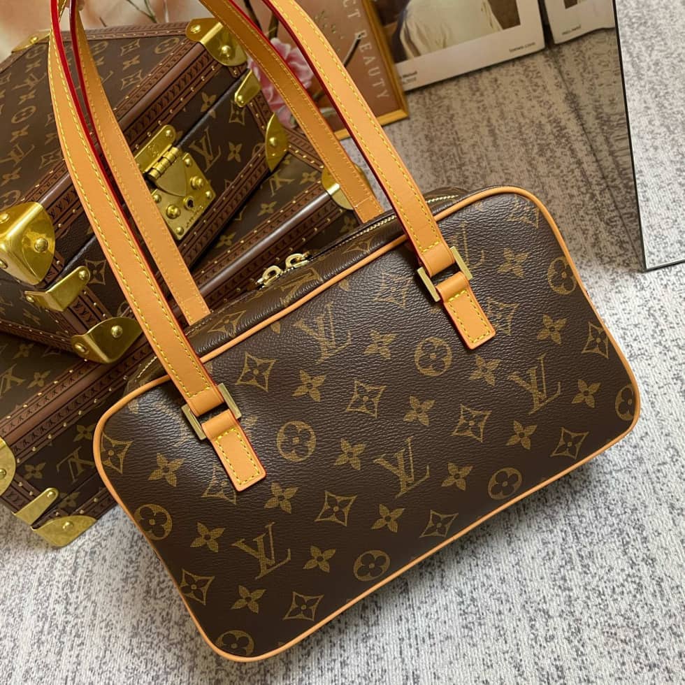 L0vis Vvtt0n Monogram Cite MM M51182 Replica Shoulder Bag