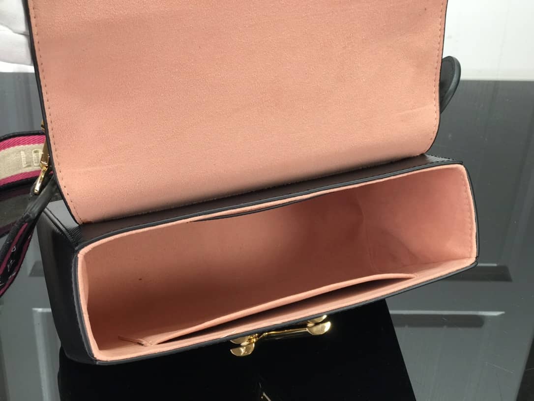 L0vis Vvtt0n Epi leather Twist MM Replica Handbag M57050