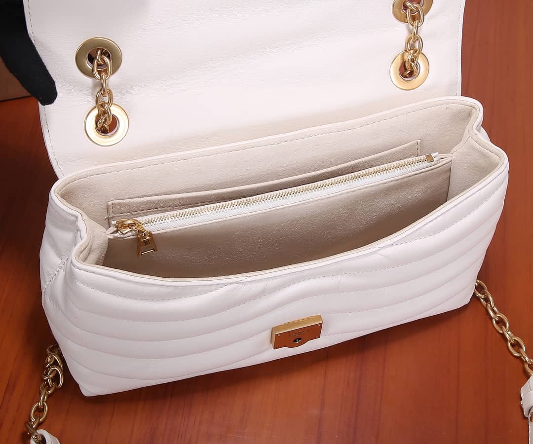 L0vis Vvtt0n New Wave Chain Ivory Replica Bag M58549