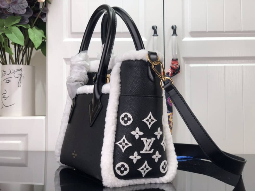 LV Tote Dupe On My Side PM M58918 Replica Tote