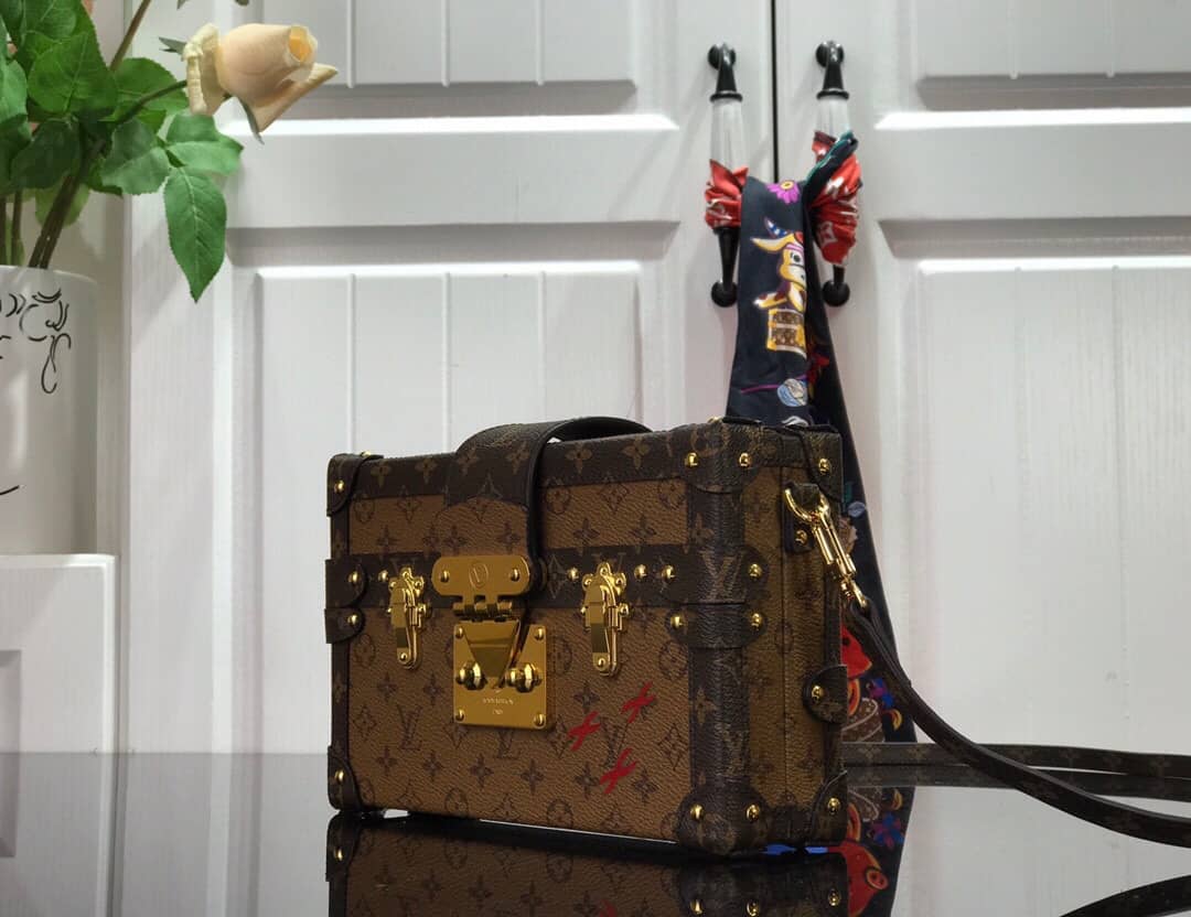 L0vis Vvtt0n Petite Malle Trunk M94219 Replica Shoulder Bag