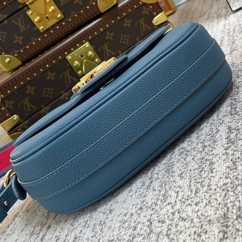 L0vis Vvtt0n Pont 9 Soft MM Grained Calfskin Leather Replica Bag Blue M58968