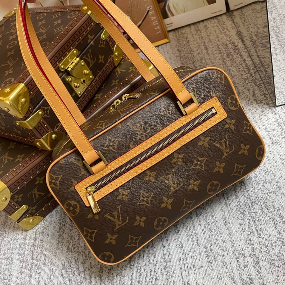 L0vis Vvtt0n Monogram Cite MM M51182 Replica Shoulder Bag