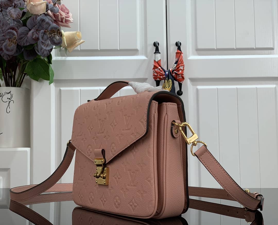Best Replica L0vis Vvtt0n Pochette Metis Marine Leather Pink M44071 Replica Shoulder Bag(ColaReps)
