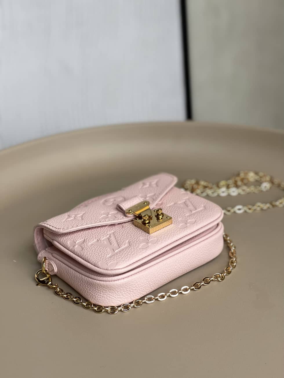 L0vis Vvtt0n Micro Métis Monogram Empreinte Leather 2WAY Chain M81389 Replica Crossbody Bag