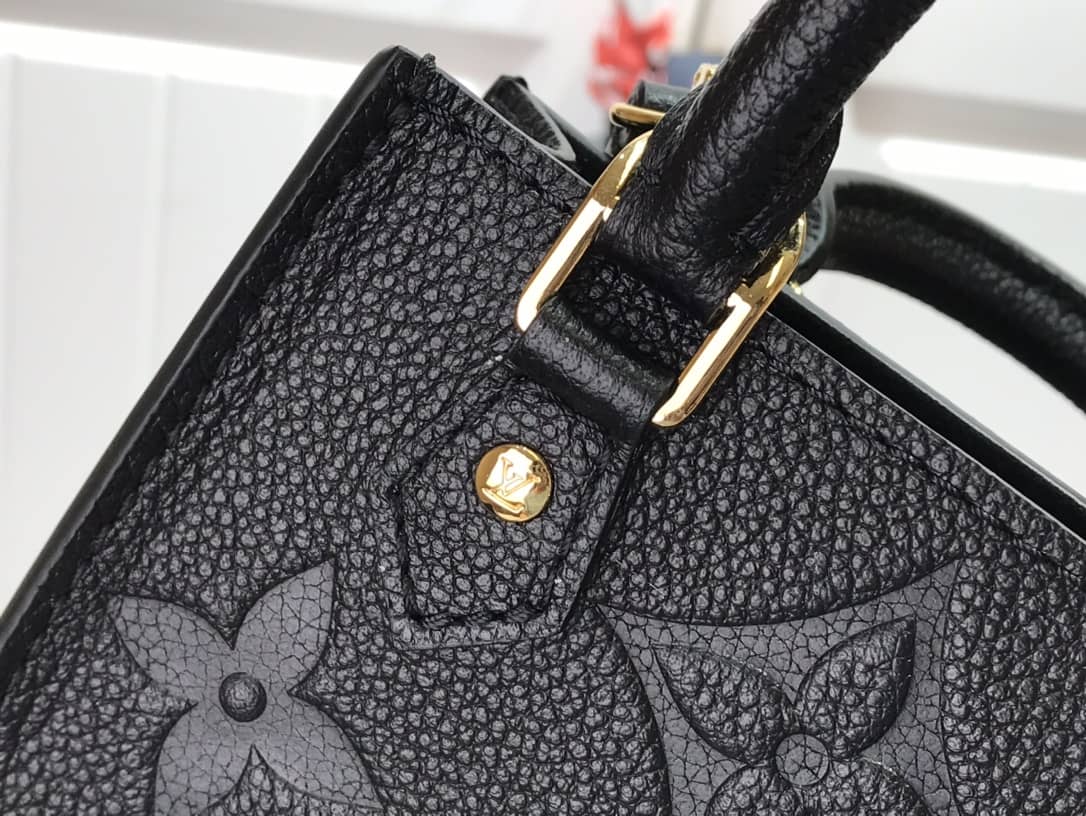 L0vis Vvtt0n Monogram Petit Sac Plat 2Way Replica Shoulder Bag Black M69442