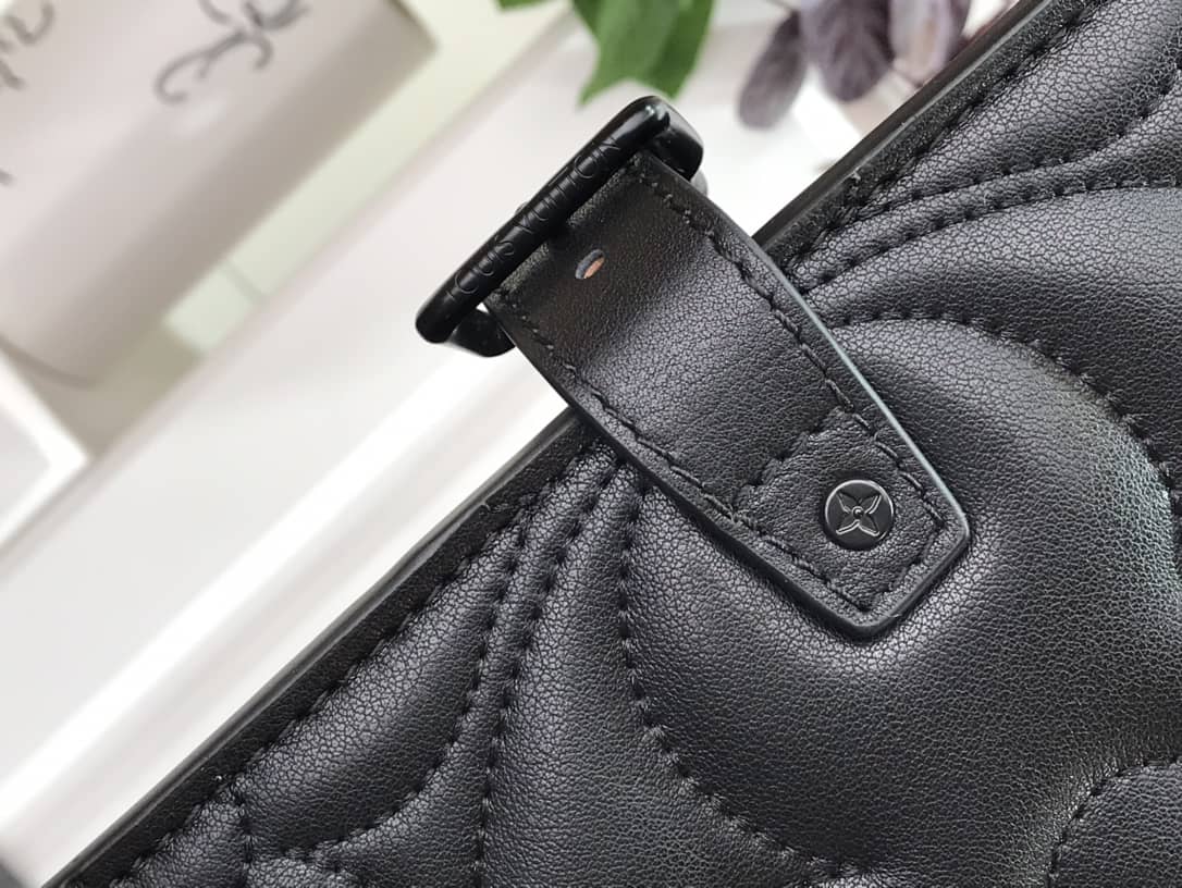 Luxury Mens Leather Logo Chain Tote