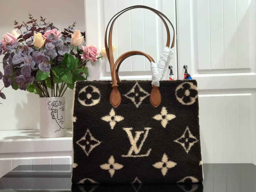 L0vis Vvtt0n Onthego Teddy Shearling Limited GM Tote Replica Black M55421