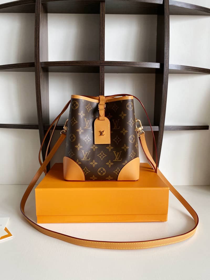 L0vis Vvtt0n Monogram Canvas Replica Bucket Bag M45550