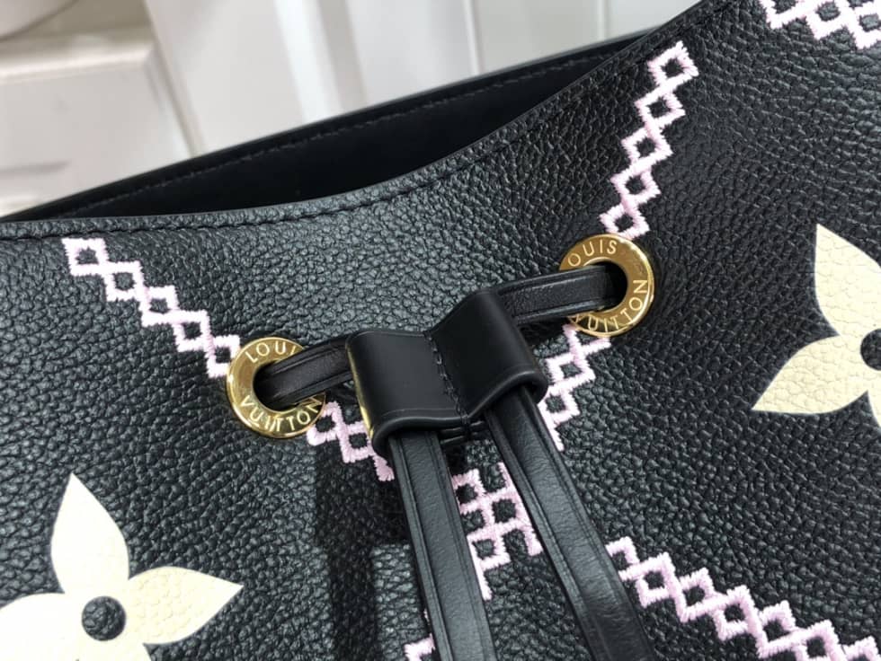 L0vis Vvtt0n NeoNoe MM Black M46023 Replica Bucket Bag