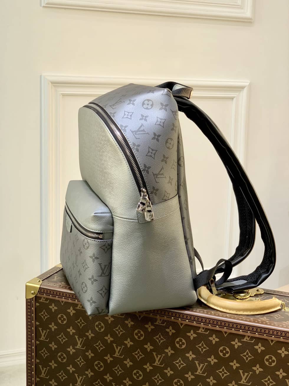 L0vis Vvtt0n Discovery PM Steel Monogram Canvas Taiga Gray M30835 Replica Backpack