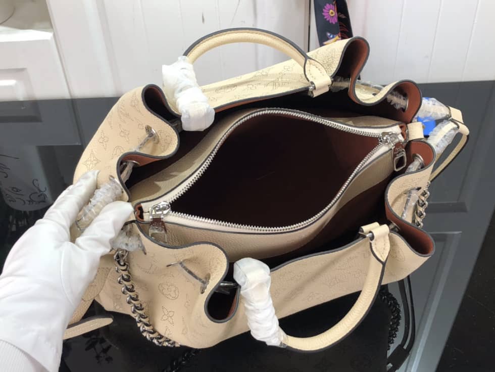 L0vis Vvtt0n Bella Mahina Cream M59203 Replica Tote
