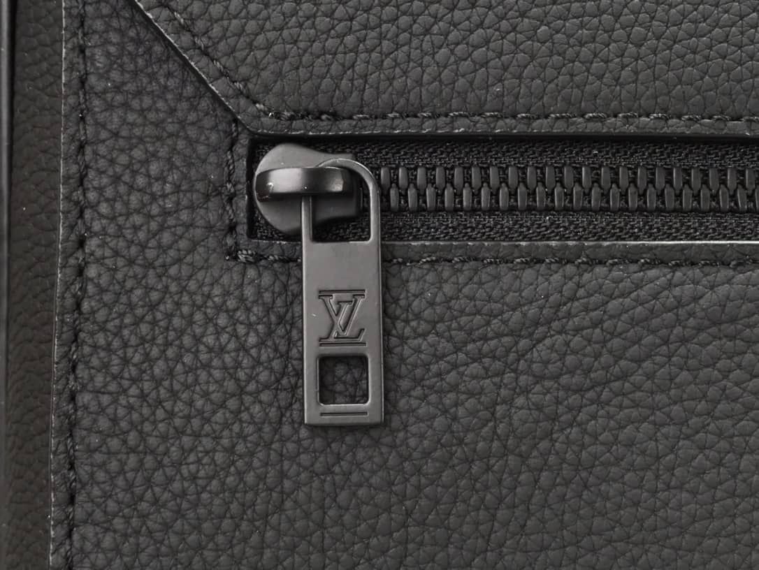 L0vis Vvtt0n Leather Replica Messenger Crossbody Bag M57080