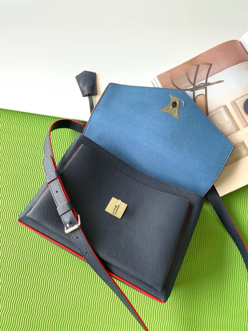 L0vis Vvtt0n Mylockme Medium Leather Crossbody Bag Replica M53197