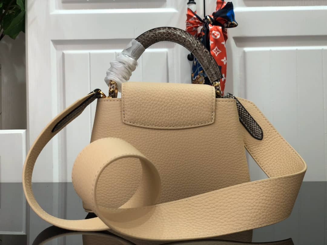 L0vis Vvtt0n Capucines MM Taurillon Leather Tote M94227