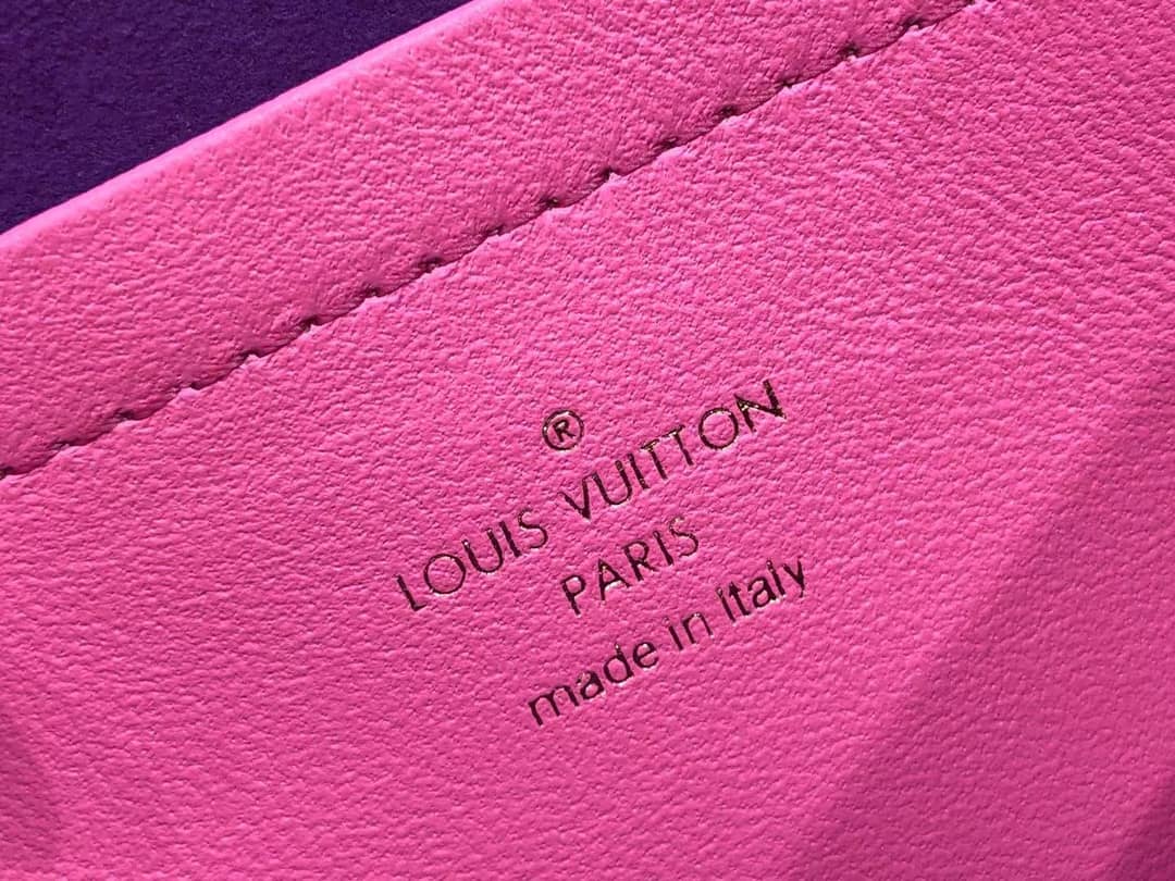 L0vis Vvtt0n Pochette Coussin Monogram Embossed Lambskin Chain Replica Bag Pink