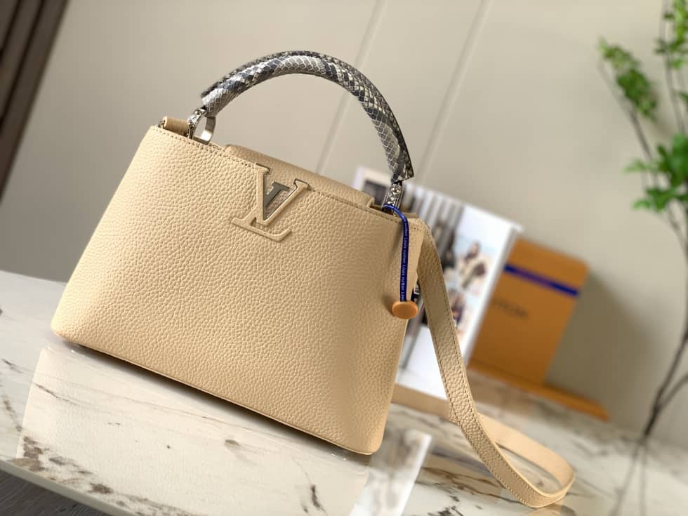 L0vis Vvtt0n Capucines BB Tote Taurillon Leather N92041 Replica Crossbody Bag