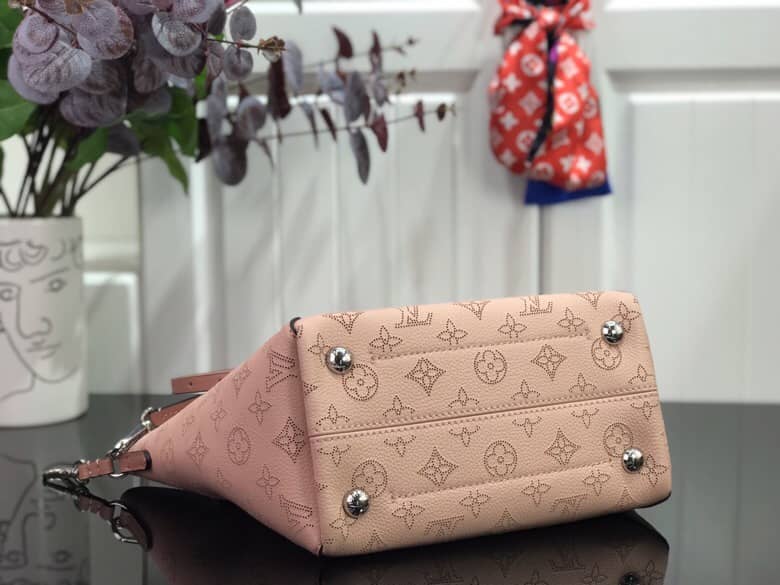 L0vis Vvtt0n Mahina Hina PM Leather Tote Replica Pink M54353