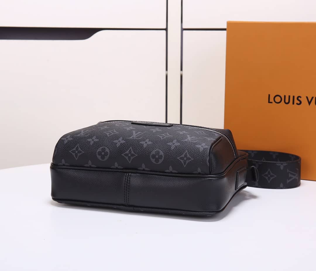 L0vis Vvtt0n Eclipse Outdoor PM Bag M30233 Replica Messenger Bag