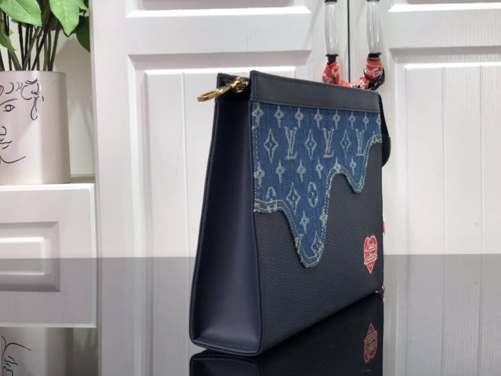 L0vis Vvtt0n Pochette Dupe x Nigo Voyage MM Monogram Blue M45961