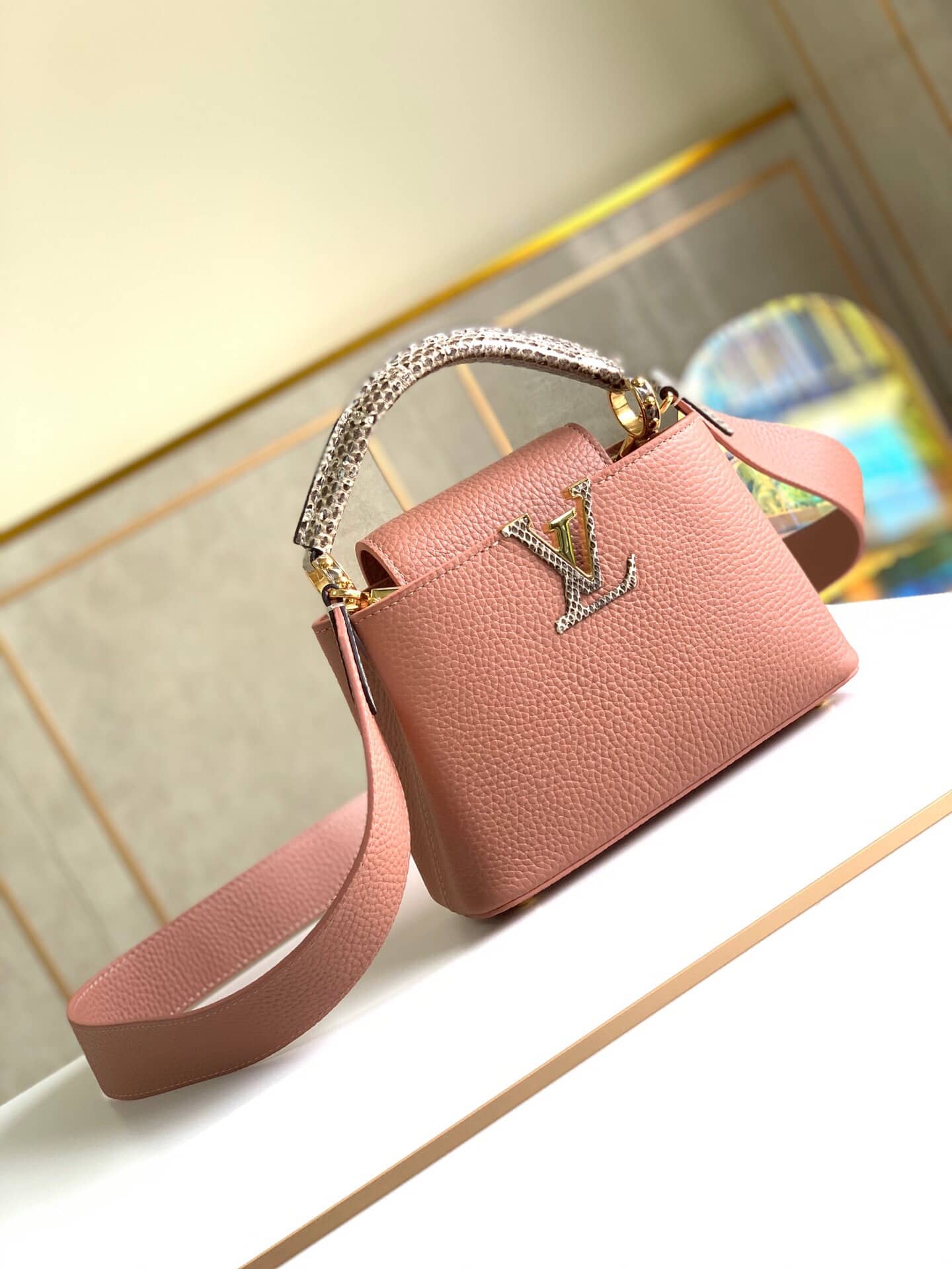 L0vis Vvtt0n Capucines Mini Replica Bag Pink M55921