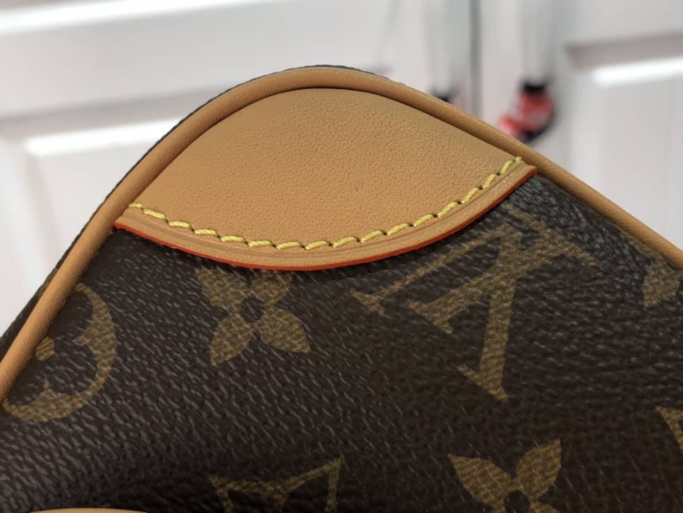 L0vis Vvtt0n Diane Monogram M45985 Replica Crossbody Bag