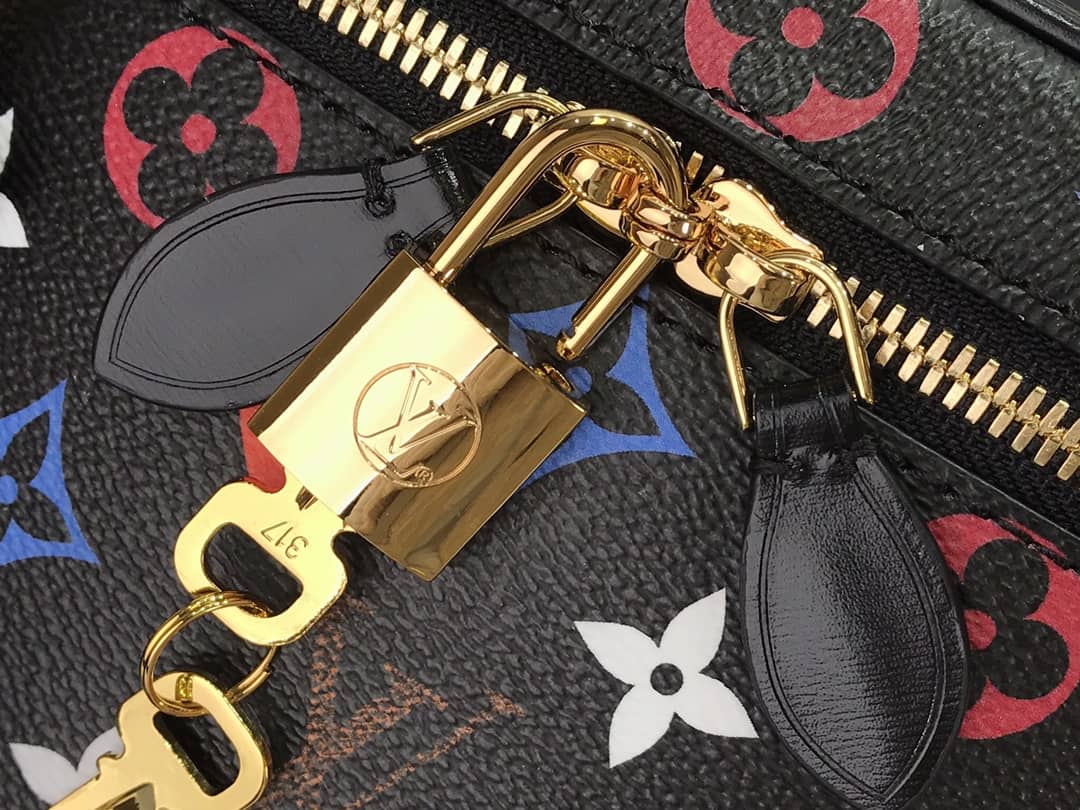 L0vis Vvtt0n Game On Vanity PM Bag Replica M57482