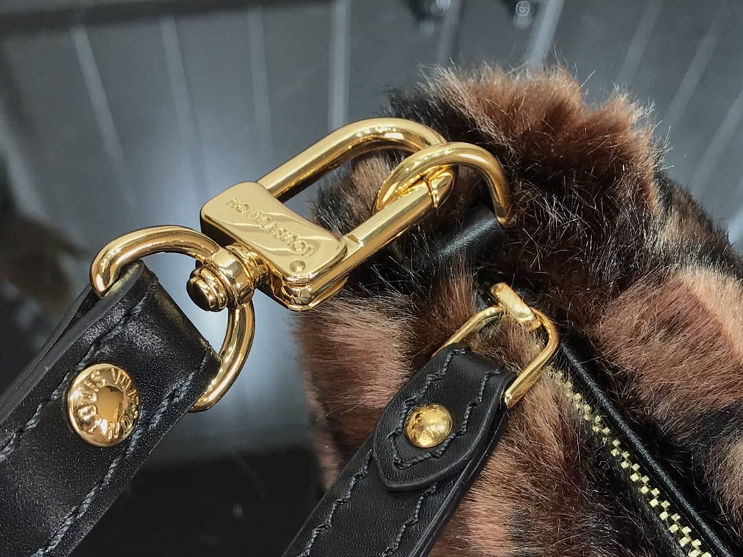 L0vis Vvtt0n Mink Monogram Vision Milla MM Pochette