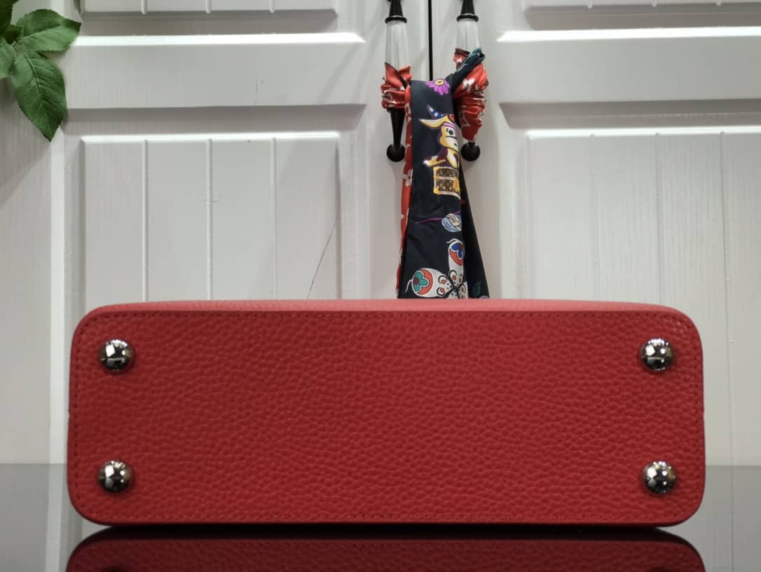 L0vis Vvtt0n Capucines Mini Taurillon Leather Replica Bag Red M57520