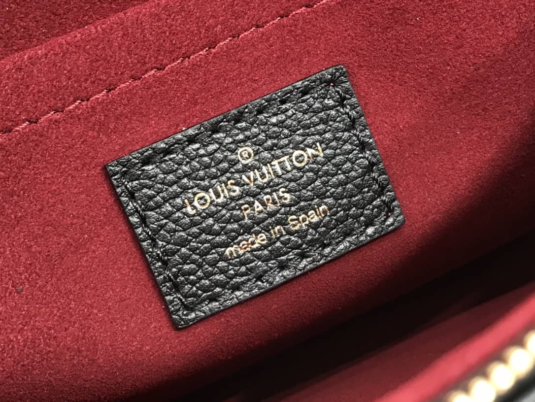 L0vis Vvtt0n Pochette Discovery Compact Replica Wallet Black M57630