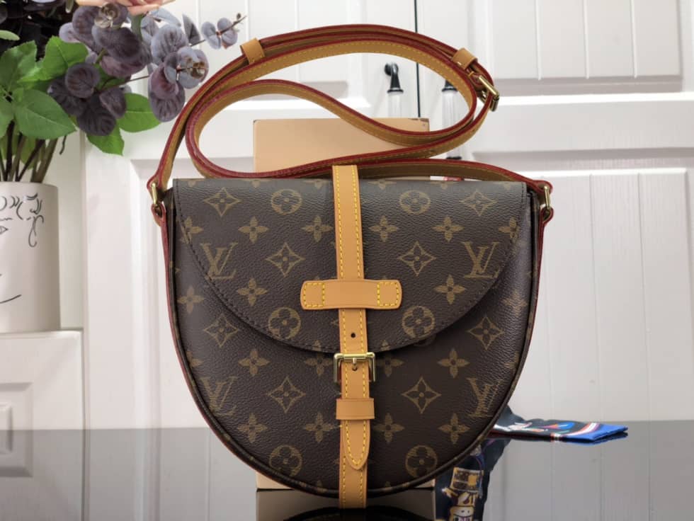L0vis Vvtt0n Monogram Chantilly MM M51233 Replica Crossbody Bag