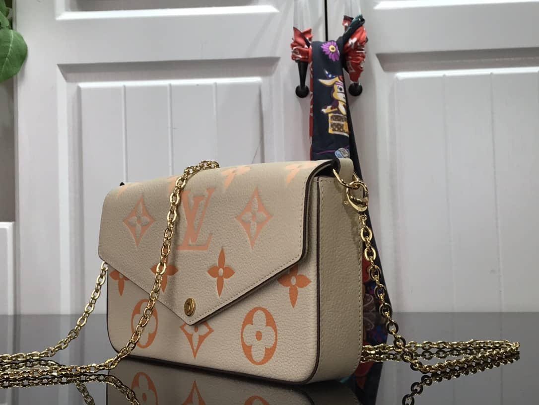 L0vis Vvtt0n Monogram Pochette Felicie Replica Bag Yellow M80498