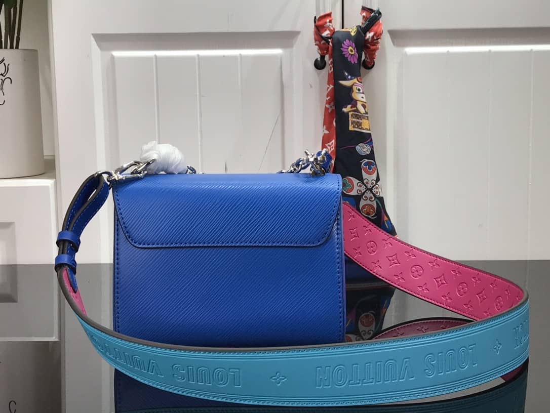 L0vis Vvtt0n Monogram Calfskin 2Way Chain Leather Replica Shoulder Bag M57669