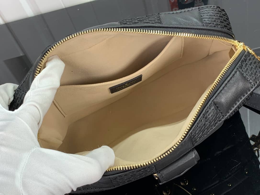 L0vis Vvtt0n Damier Quilt Lambskin Troca MM H27 Replica Bag Black M59114