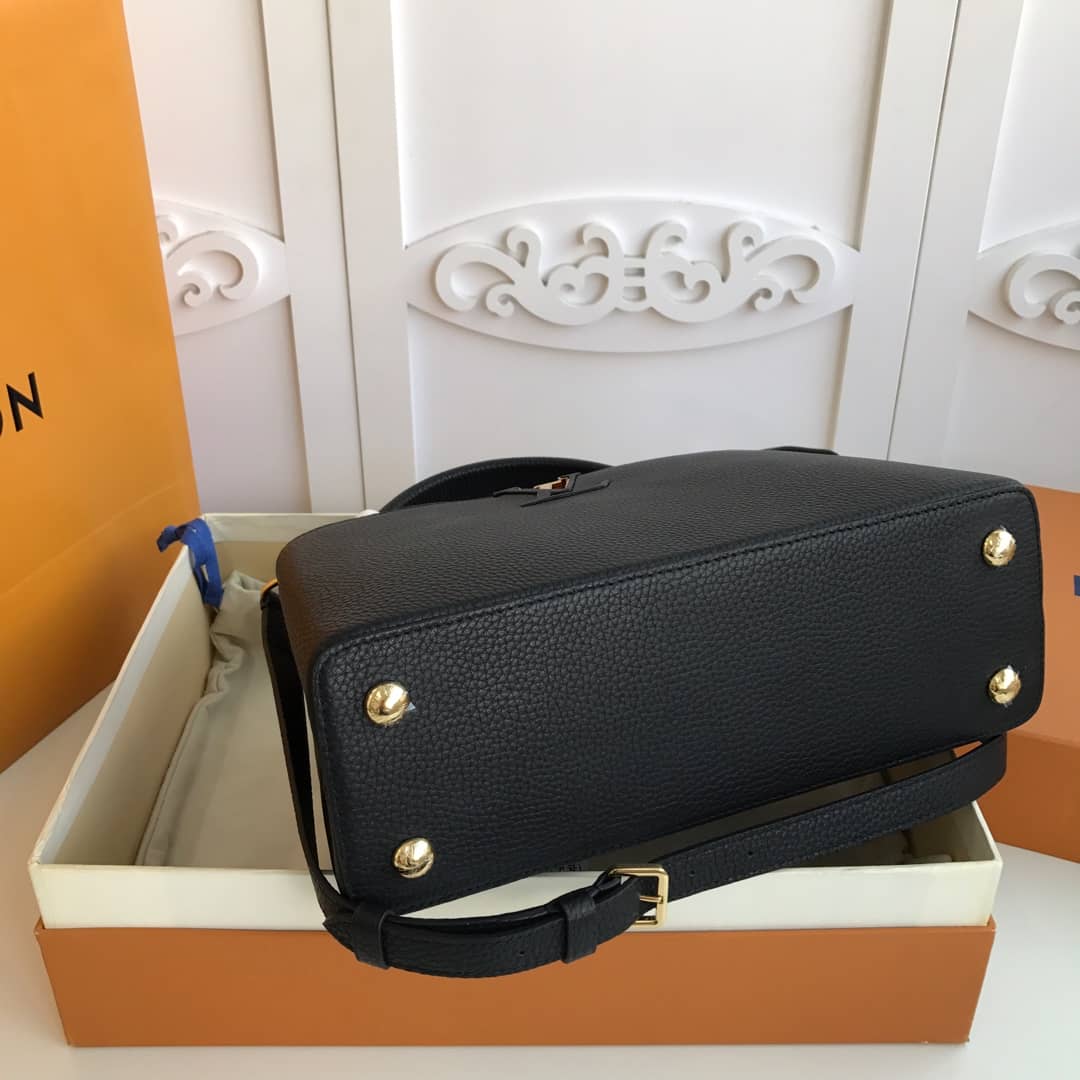 L0vis Vvtt0n Capucines MM Bag Black Replica M48864