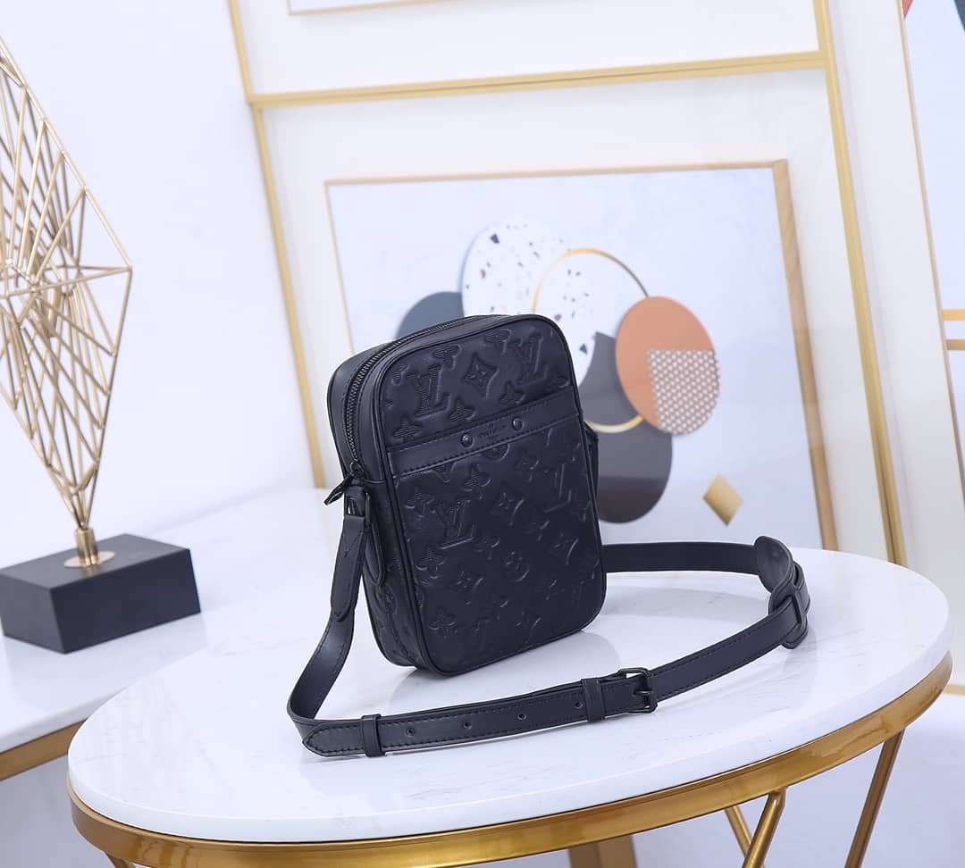 L0vis Vvtt0n Danube Slim Monogram Shadow Crossbody Bag Replica M44972
