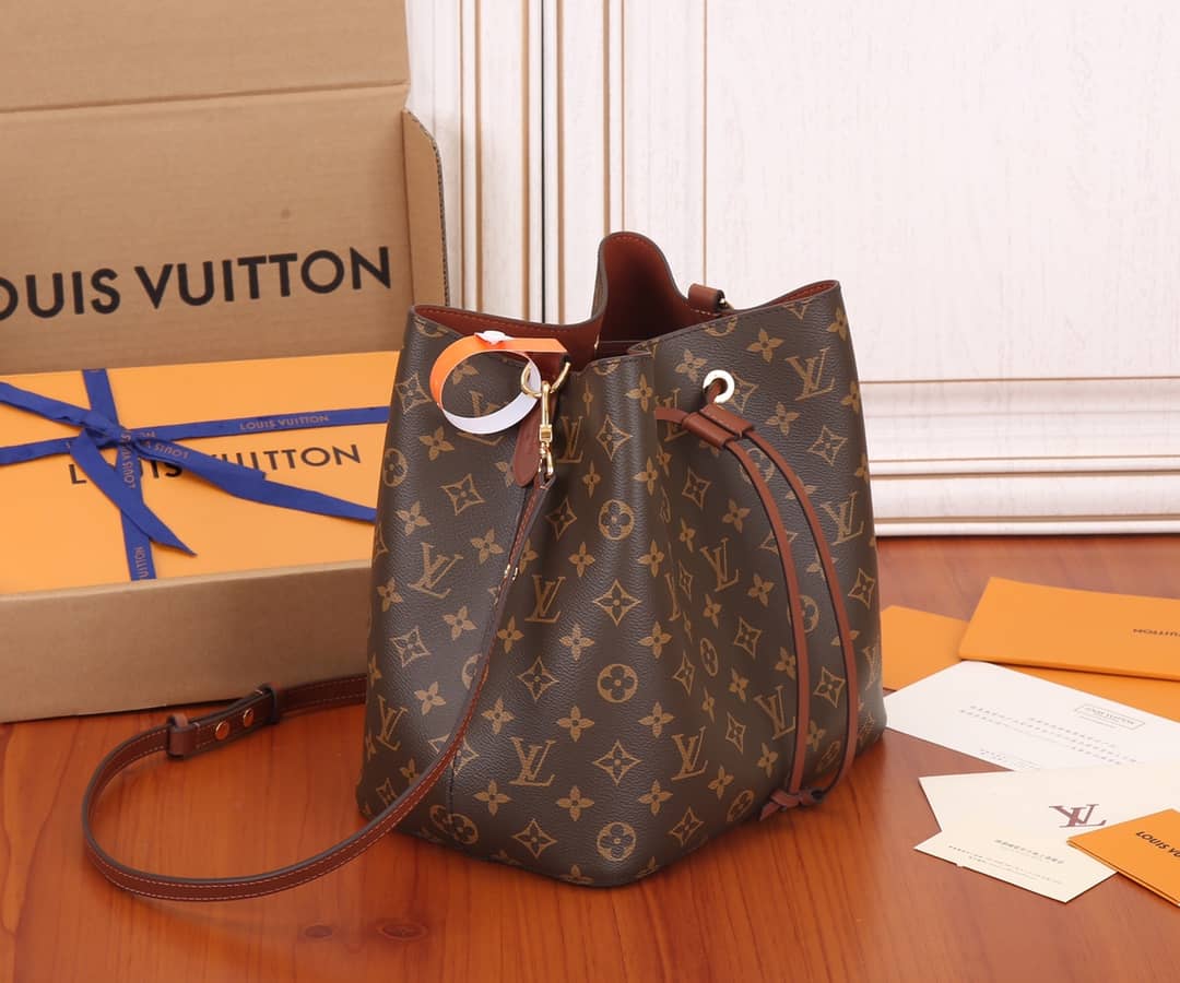 L0vis Vvtt0n Neo Noe MM Monogram Replica Bag M44887