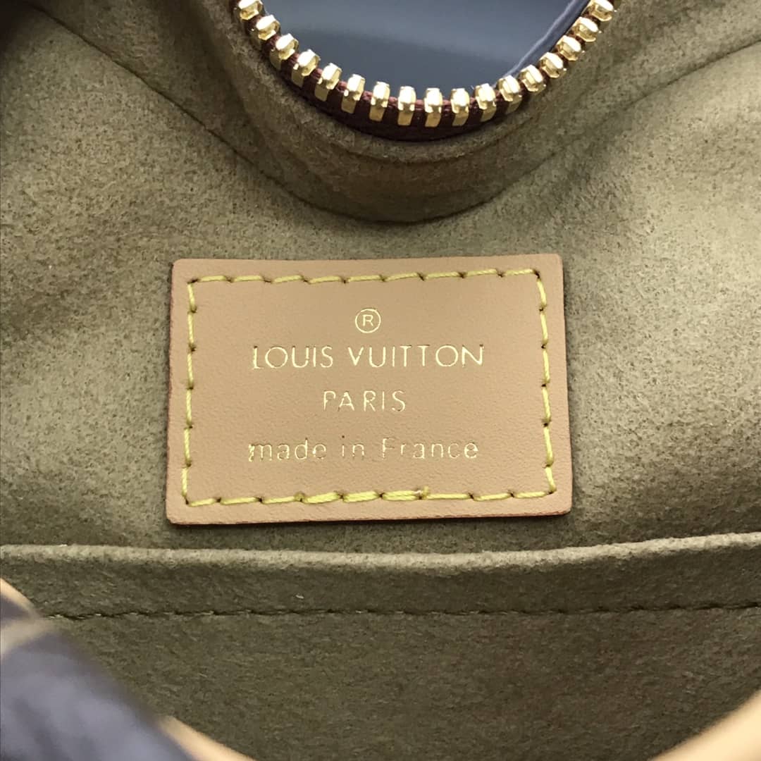 L0vis Vvtt0n Monogram Boite Chapeau Souple PM Replica Crossbody Bag Brown M45149