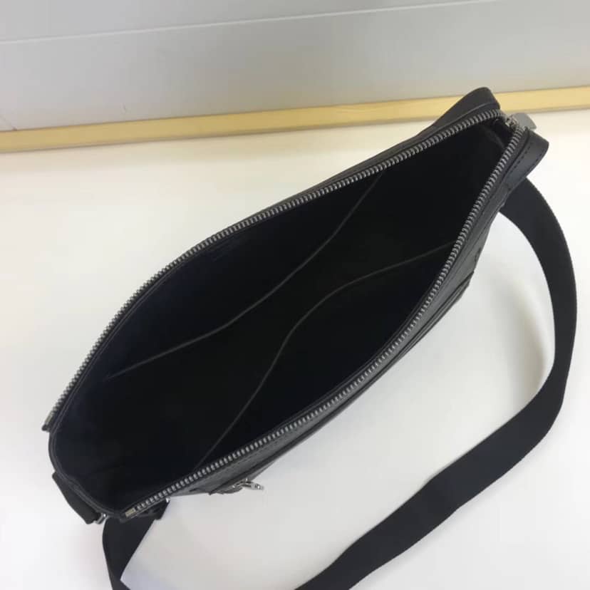L0vis Vvtt0n Odyssey Messenger PM Bag Replica Black M44223