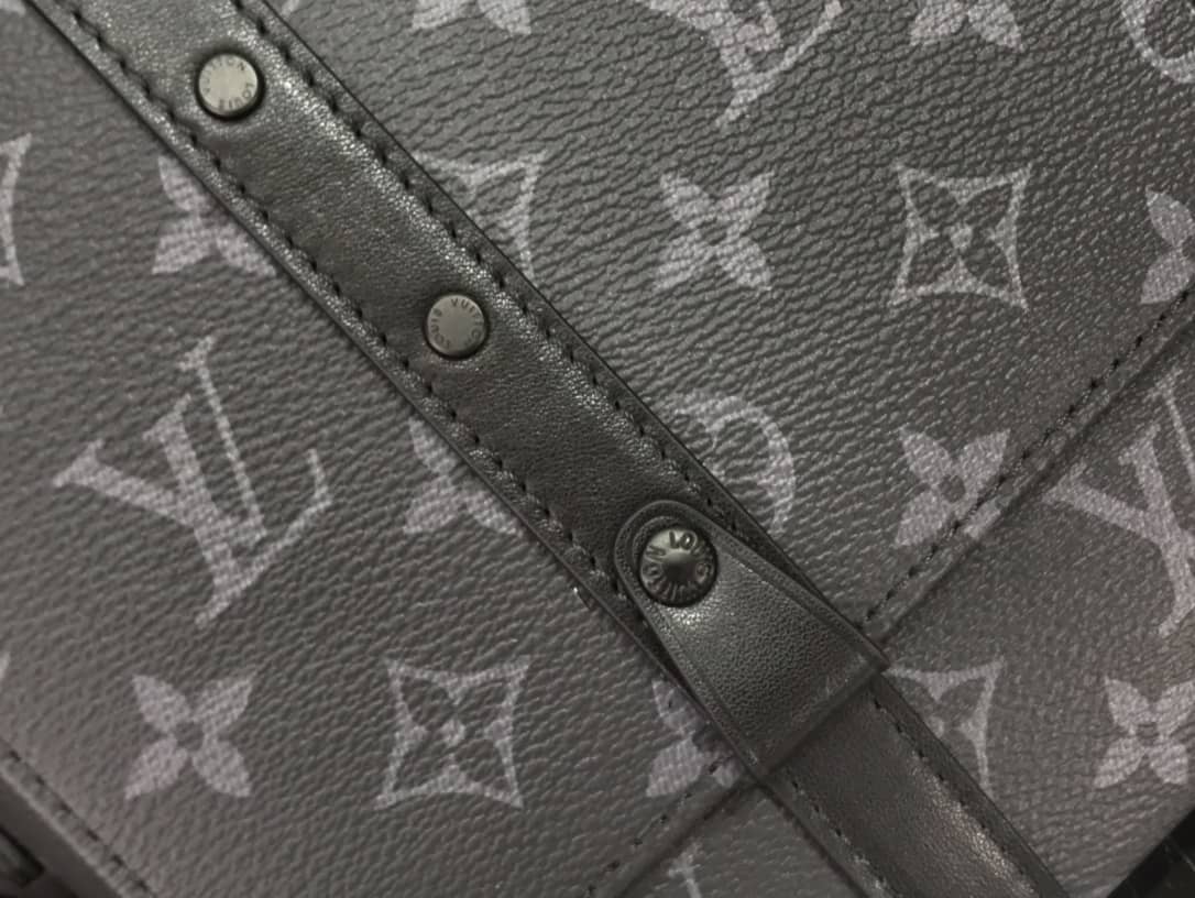 L0vis Vvtt0n Monogram Eclipse Coated Canvas Trunk Messenger Bag Replica M45727