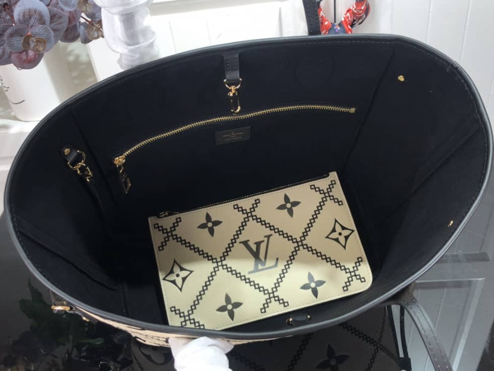 L0vis Vvtt0n Monogram Empreinte Neverfull Cream M46039 Replica Tote