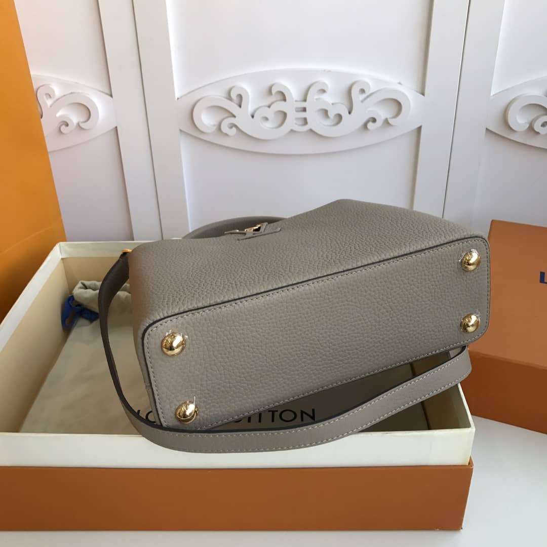 L0vis Vvtt0n Capucines MM Taurillon Leather Tote Replica Gray M94428