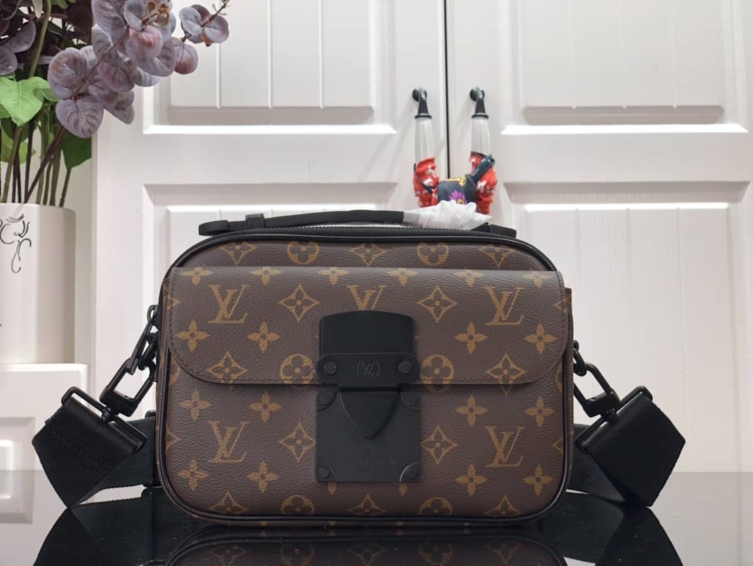L0vis Vvtt0n Monogram Macassar S Lock Messenger Bag Replica M45863