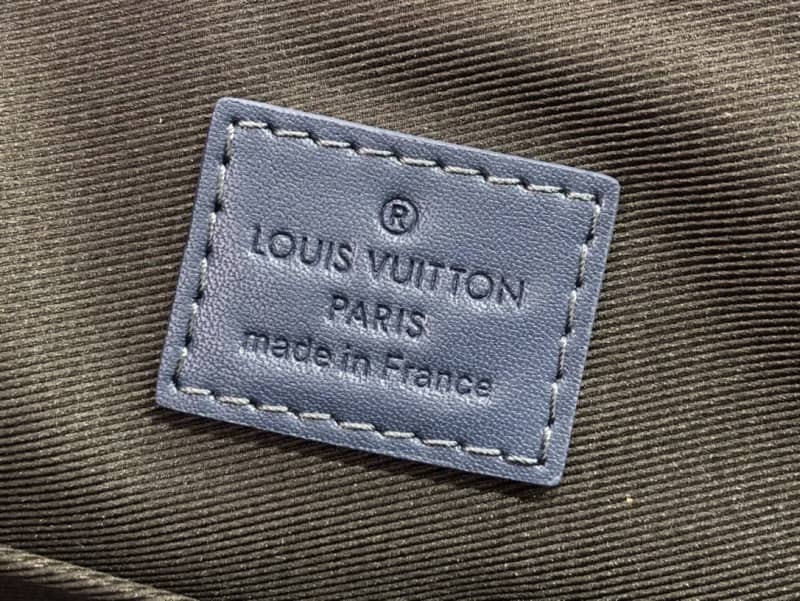 L0vis Vvtt0n Trunk Taurillon Leather Messenger Bag Replica Blue M58494